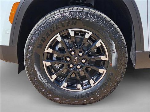 New 2026 Chevrolet Traverse Z71 w/ Enhanced Driving Package AWD/4WD image 10