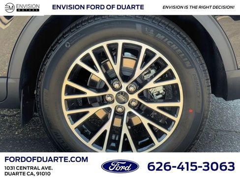 New 2025 Ford Escape SE image 13