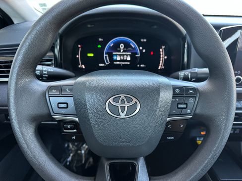 Used 2025 Toyota Camry LE FWD image 20