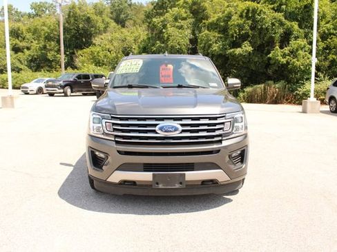 Used 2018 Ford Expedition XLT w/ Equipment Group 202A AWD/4WD image 3