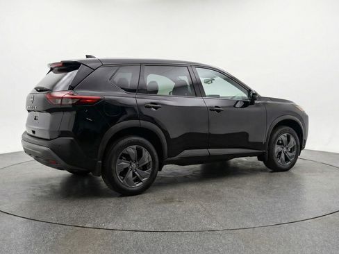 Used 2025 Nissan Rogue SV FWD image 9
