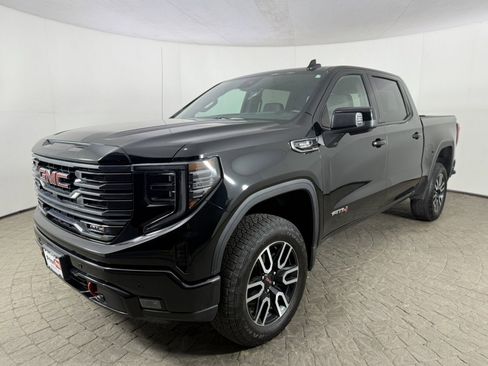 Used 2025 GMC Sierra 1500 AT4 w/ Technology Package AWD/4WD image 3