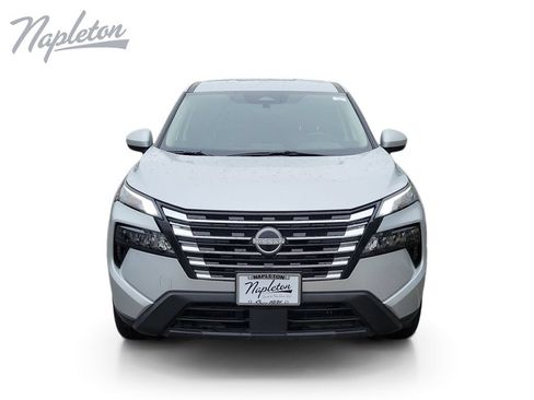 Used 2025 Nissan Rogue SV FWD image 9
