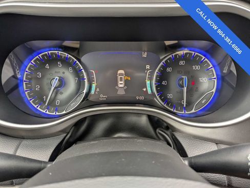 Used 2024 Chrysler Pacifica Touring-L FWD image 31