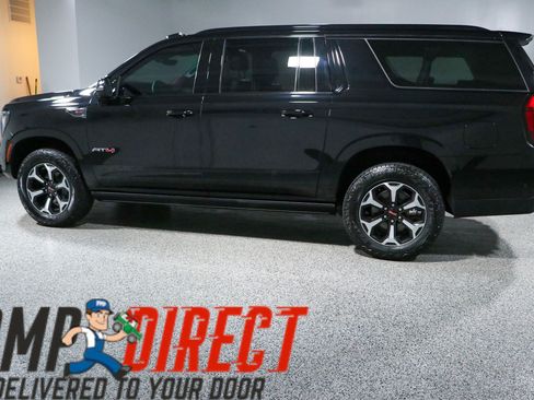 Used 2025 GMC Yukon XL AT4 w/ AT4 Premium Package AWD/4WD image 10