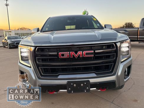 Used 2024 GMC Yukon AT4 w/ Technology Package image 2