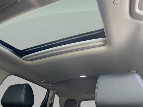 Used 2025 Honda CR-V EX-L image 29