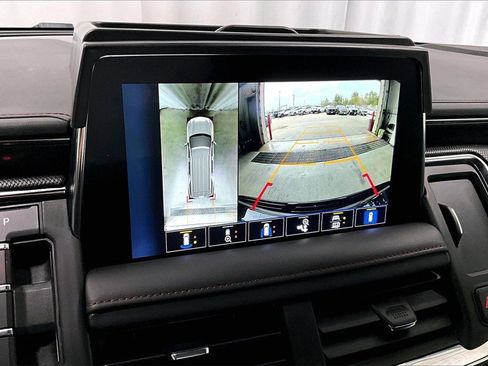 Used 2022 Chevrolet Suburban RST w/ Luxury Package image 24