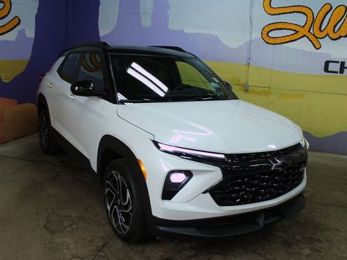 Used 2025 Chevrolet TrailBlazer RS w/ Convenience Package image 2