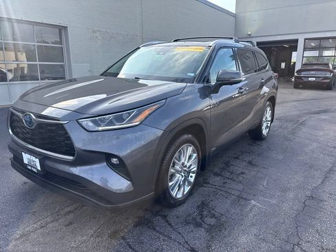 Used 2023 Toyota Highlander Limited AWD/4WD image 7