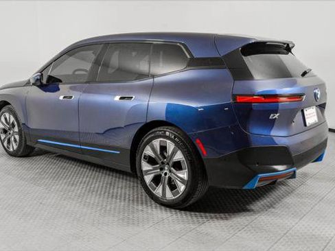 Used 2024 BMW iX xDrive50 w/ Luxury Package AWD/4WD image 5