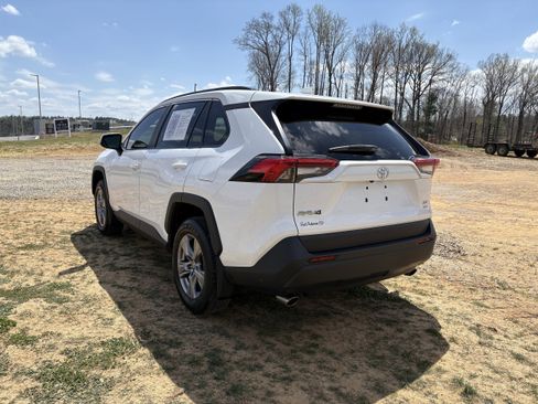 Used 2024 Toyota RAV4 XLE w/ Convenience Package image 6