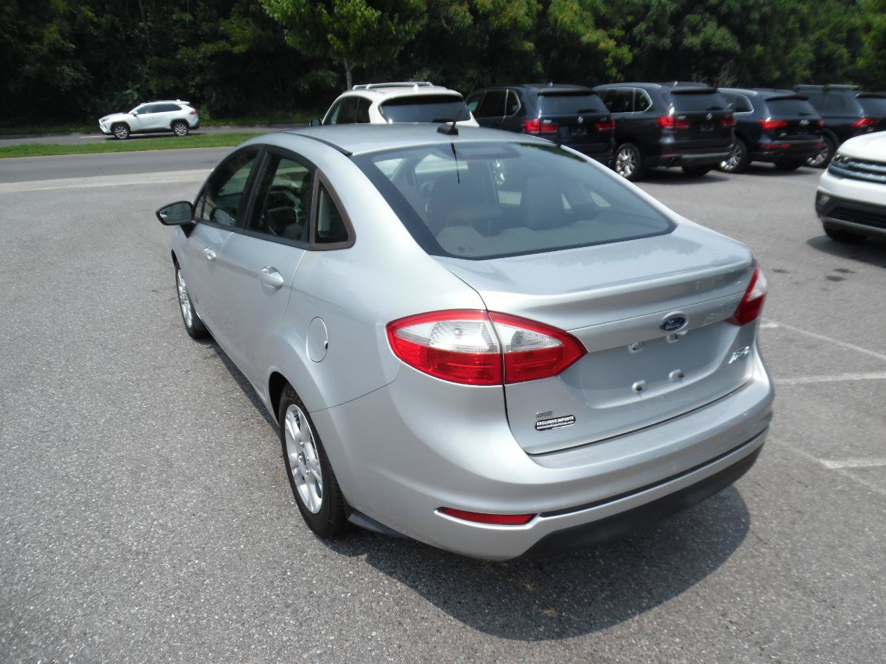 Used 2014 Ford Fiesta SE FWD image 3