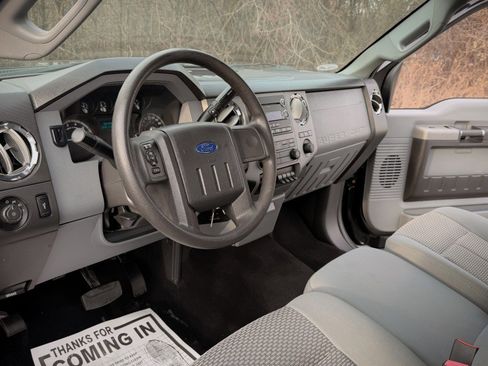 Used 2011 Ford F250 XLT w/ XLT Interior Pkg image 12