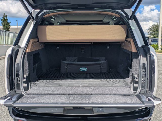 Certified 2024 Land Rover Range Rover Autobiography AWD/4WD image 13