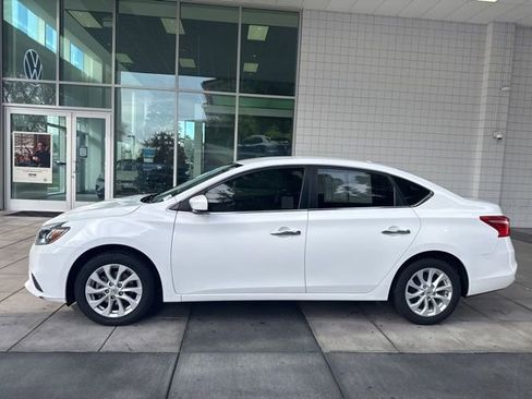 Used 2019 Nissan Sentra SV image 2