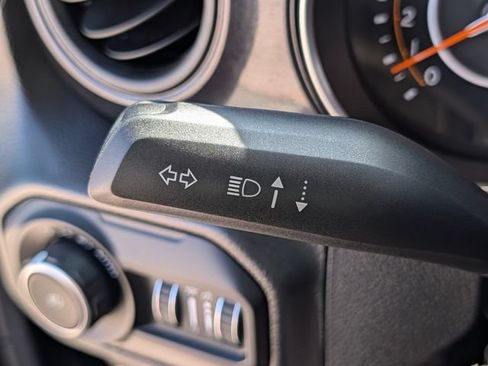 Used 2022 Jeep Wrangler Unlimited Sport AWD/4WD image 29