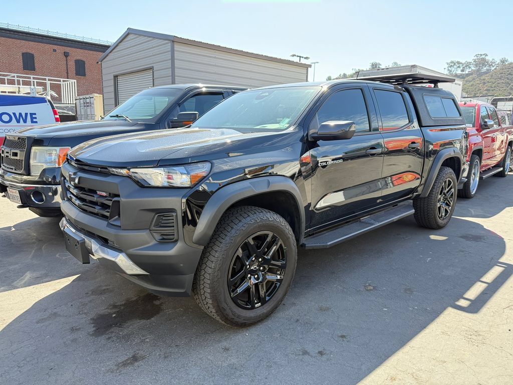 Used 2025 Chevrolet Colorado Trail Boss AWD/4WD image 2