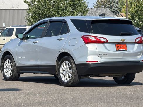 Used 2020 Chevrolet Equinox LS w/ LS Convenience Package AWD/4WD image 7