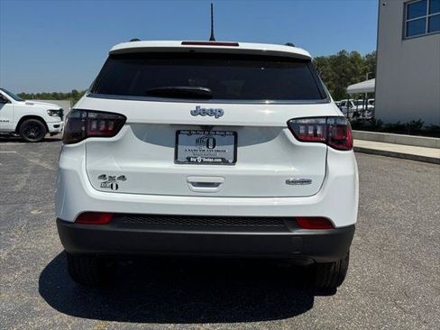 Certified 2026 Jeep Compass Latitude AWD/4WD image 4