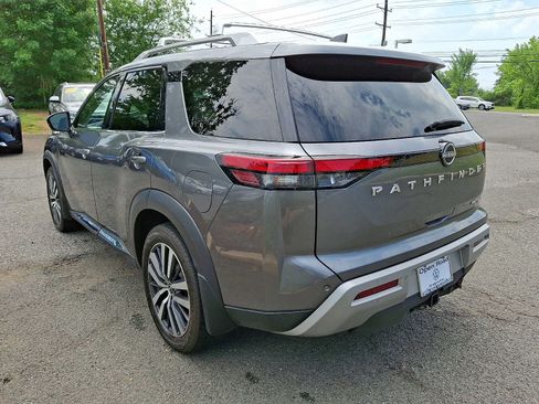 Used 2022 Nissan Pathfinder Platinum w/ Cargo Package AWD/4WD image 4
