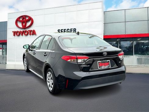 Used 2025 Toyota Corolla LE image 4