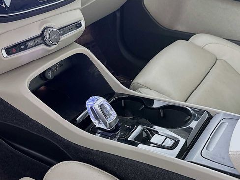 Used 2023 Volvo XC40 B5 Ultimate w/ Protection Package Premier image 16