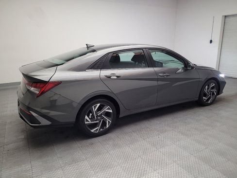 Used 2025 Hyundai Elantra SEL FWD image 10
