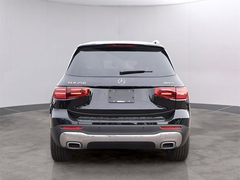 New 2025 Mercedes-Benz GLB 250 4MATIC image 6