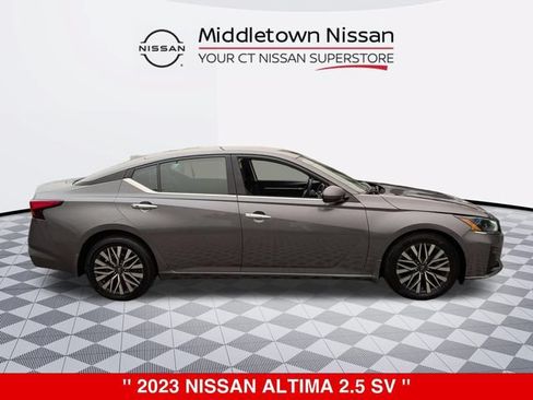 Certified 2023 Nissan Altima 2.5 SV FWD image 2