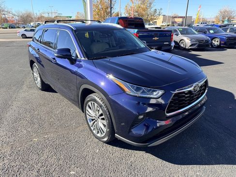 Used 2022 Toyota Highlander Platinum image 48