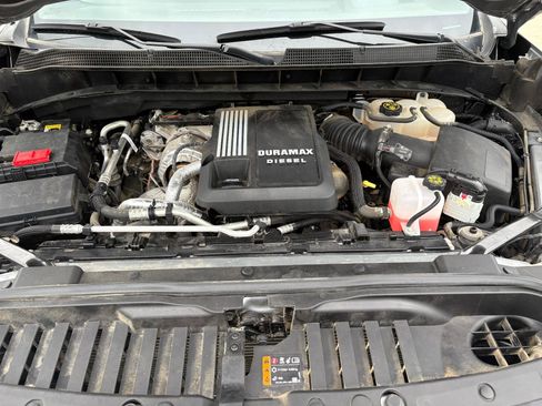 Used 2023 Chevrolet Silverado 1500 LTZ w/ Technology Package AWD/4WD image 10