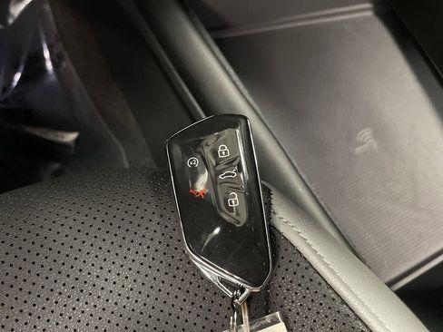 Used 2024 Volkswagen Atlas Peak Edition SE image 28