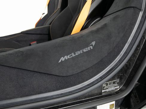 Used 2024 McLaren 750S Spider RWD image 33