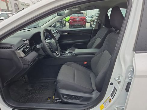 Used 2025 Toyota Camry LE image 10