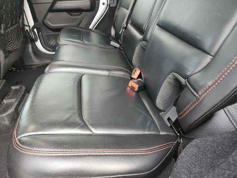 Used 2020 Jeep Wrangler Unlimited Rubicon w/ Dual Top Group image 27