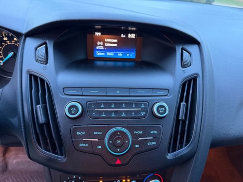 Used 2018 Ford Focus SE FWD image 13