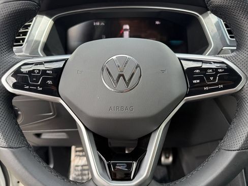 Used 2024 Volkswagen Tiguan SE R-Line AWD/4WD image 20