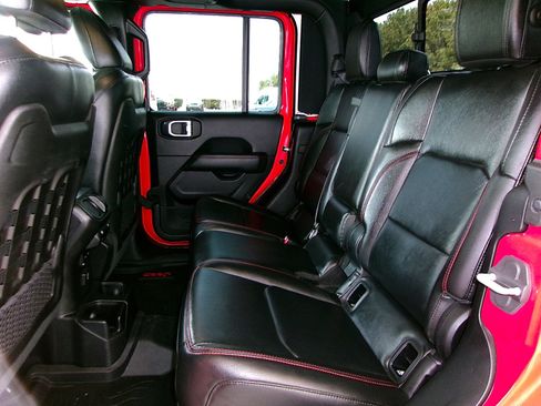 Used 2020 Jeep Gladiator Rubicon AWD/4WD image 18
