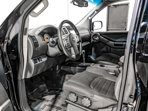 Used 2015 Nissan Xterra PRO-4X AWD/4WD image 13