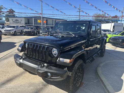 Certified 2023 Jeep Gladiator Sport image 3