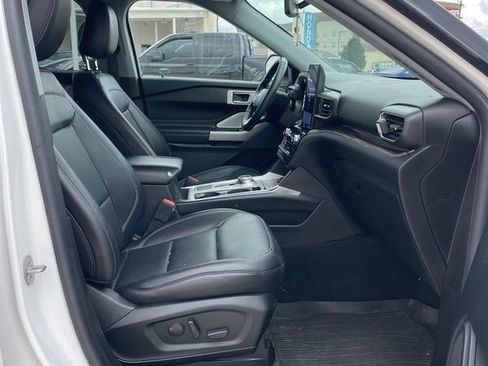 Used 2023 Ford Explorer Limited w/ Limited Technology Package image 15