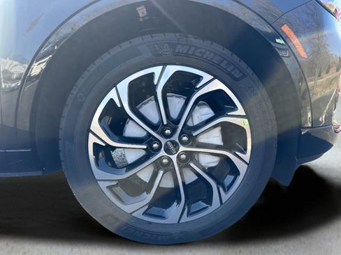 New 2026 Lincoln Nautilus Reserve image 8