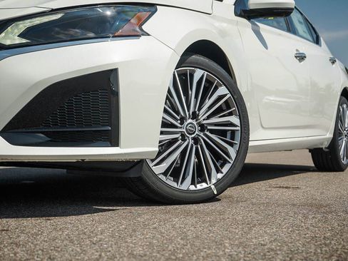 New 2025 Nissan Altima 2.5 SL image 6