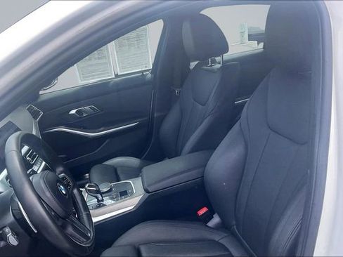Used 2020 BMW 330i Sedan w/ M Sport Package RWD image 25