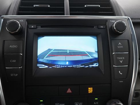 Used 2015 Toyota Camry LE FWD image 26