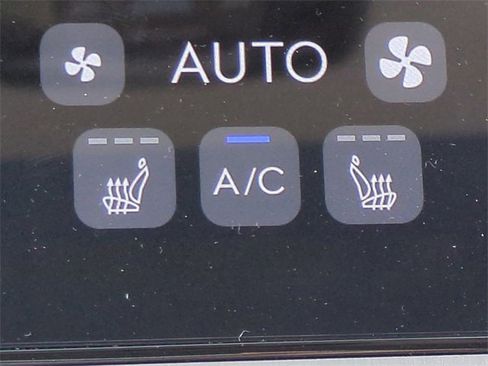 Used 2026 Genesis GV70 2.5T Select image 23