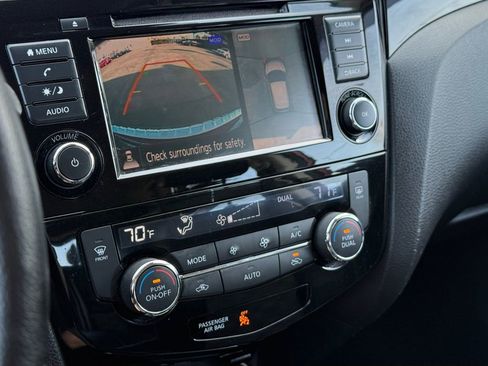 Used 2022 Nissan Rogue Sport SV w/ Technology Package image 26