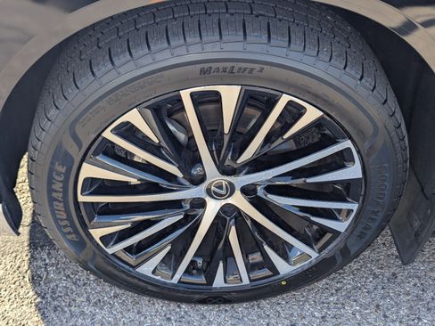 Used 2023 Lexus RZ 450e Premium w/ Accessory Package (Z1) image 7