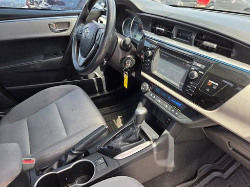 Used 2016 Toyota Corolla LE FWD image 15